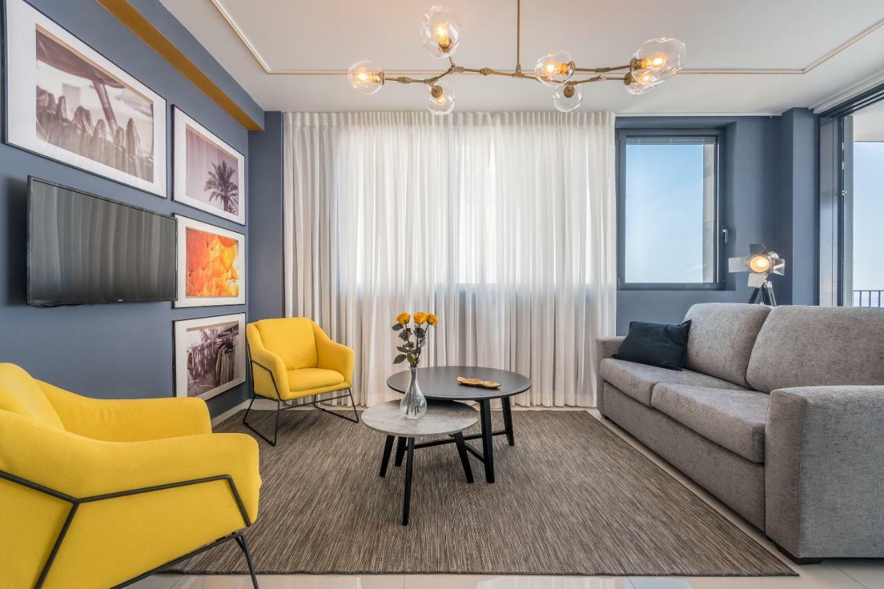 Front Of Beach - Luxurious Residence テル・アビブ エクステリア 写真
