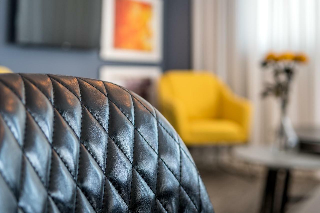 Front Of Beach - Luxurious Residence テル・アビブ エクステリア 写真